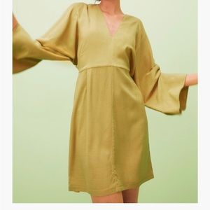 H&M Bell sleeve dress